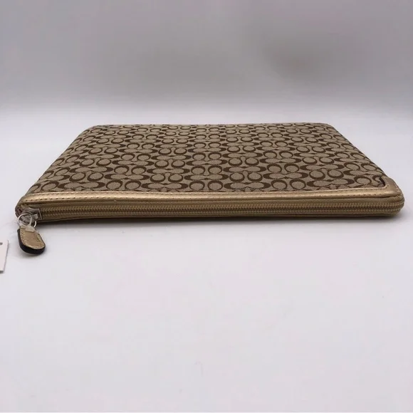 Coach Signature Tablet Ipad Sleeve Bag F61035/￼SV /Khaki￼￼/Metallic￼ - Picture 6 of 9